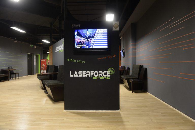 Duna Plaza bejárat